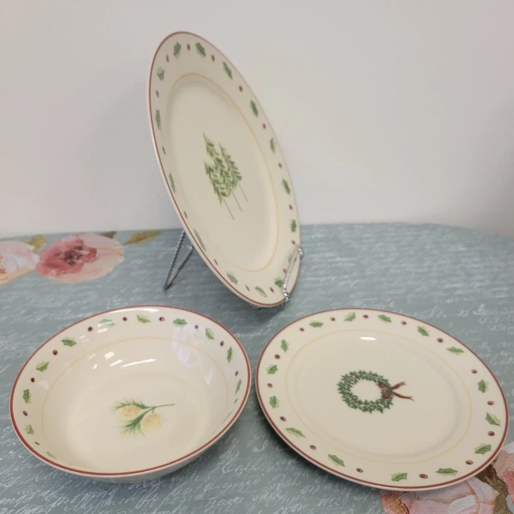 Merry Brite 3pc Christmas Dish Dinner & Salad Plates & Bowl Dinnerware Set‎